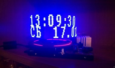 Часы в виде голограммы собрали школьники в Павлодарской области (ВИДЕО)