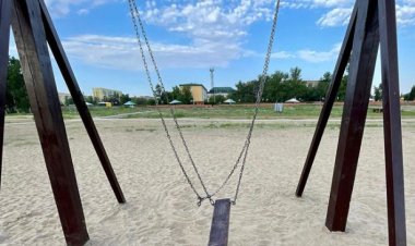 Ақсуда тағы да вандализм: «Алтыбақан» әткеншегін талқандап кетті
