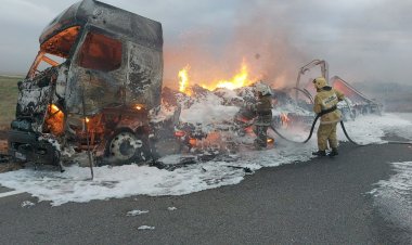 Павлодар облысында макулатура тиеген жүк көлігі жанып кетті