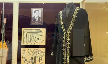 Павлодарда белгілі этнографтың сызбалары мен шапаны музейге қойылды