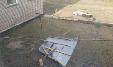 Часть крыши школы сорвало ветром в сельской зоне Экибастуза