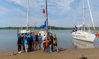 Юные павлодарцы покорили водные просторы Омска