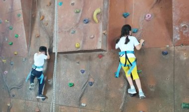 Павлодарлық оқушылар шыңға өрмелеуден сынға түсті