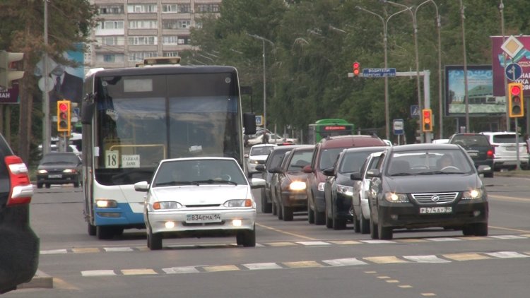 Павлодарда үш автобус жүру бағытын уақытша өзгертеді