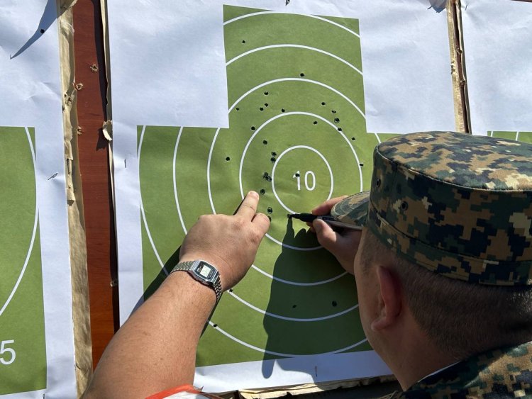 Женщины-военнослужащие из Павлодара соревновались в пулевой стрельбе