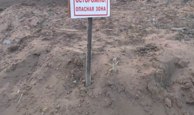 Мальчик тонул в яме: директору школы в Аккулы объявили выговор