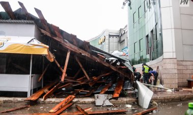 Долгожданный дождь сорвал крыши и оставил павлодарцев без электричества