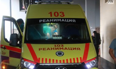 Павлодарда желге ұшқан шатырдың астында қалған екі адамның жағдайы белгілі болды