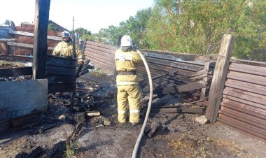 Екібастұздың ауылдық аймағында сарай отқа оранды