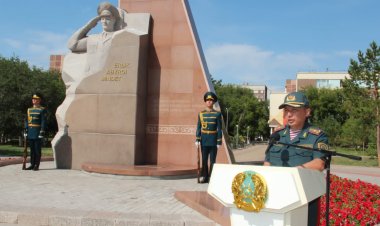 Павлодарда әскерилер майдангерлерді еске алды