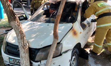 Павлодарда жанармай бекетінің жанында такси жанған