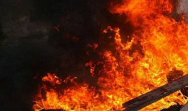 Павлодарда демалыс күні үйдің балконы жанған