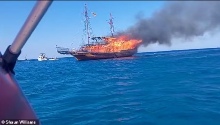 Корабль с туристами загорелся в открытом море в Греции