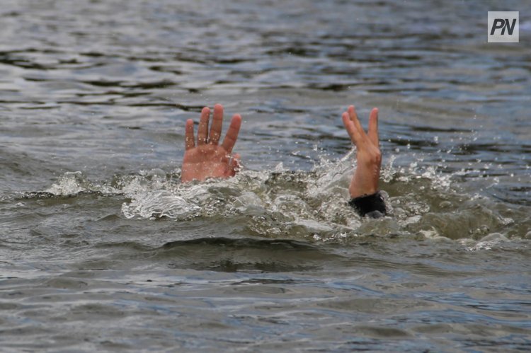 Павлодарлық студент суға батып бара жатқан жасөспірімдерді құтқарып қалды