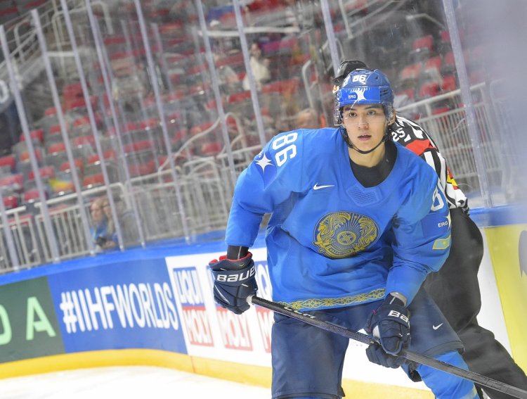 Экибастузца забрали в главную хоккейную команду Казахстана