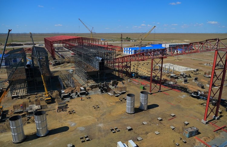 Аким Павлодарской области проверил самый крупный проект в регионе