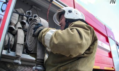 Грузовой автомобиль загорелся в Аксу