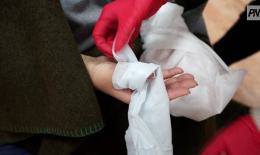 Терезеден секірген: Зорланған павлодарлық қызға жаңа ота жасайды