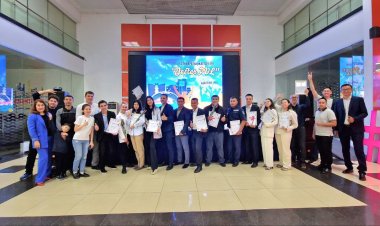 Слесарь, дизайнер, официант: в Павлодаре наградили активную молодёжь