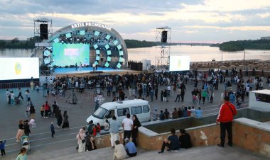 Спорт күні: Павлодарда танымал әншілер өнер көрсетті