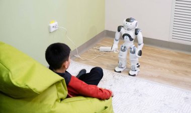 Елімізде енді аутизмі бар балалармен роботтар жұмыс істейді