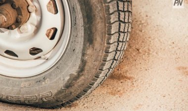 Павлодарда кроссовер аударылып қалды