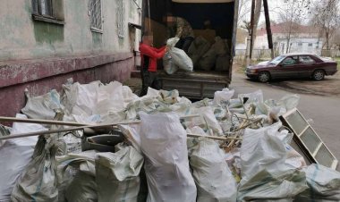 Павлодарцев наказали за выброшенный на улицу строительный мусор