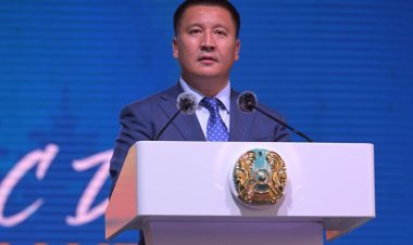 Асайын Байханов Кеншілер күнімен құттықтады