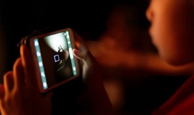 Два часа в день: детям ограничат пользование смартфонами в Китае