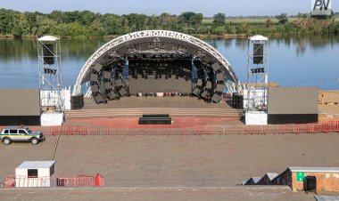 Павлодарда Конституция күніне Тұрар мен Маржан Арапбаева келеді