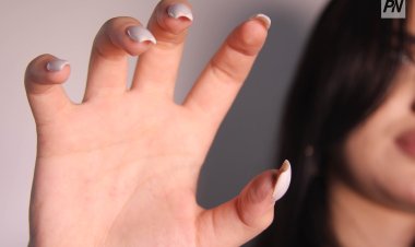 Павлодарка без одежды преследовала ребёнка на улице