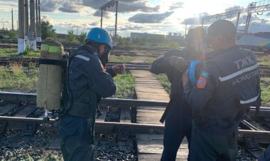 Екібастұзда темір жол бойында күкірт қышқылы төгілді