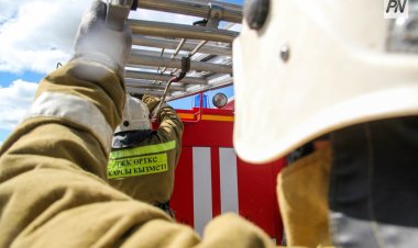 В Павлодаре потушили пожар на трубах