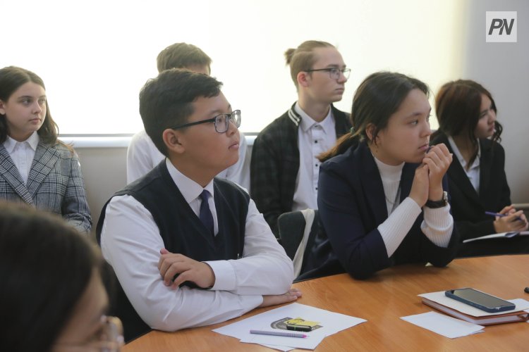 Павлодарские эпидемиологи назвали безопасную школьную форму