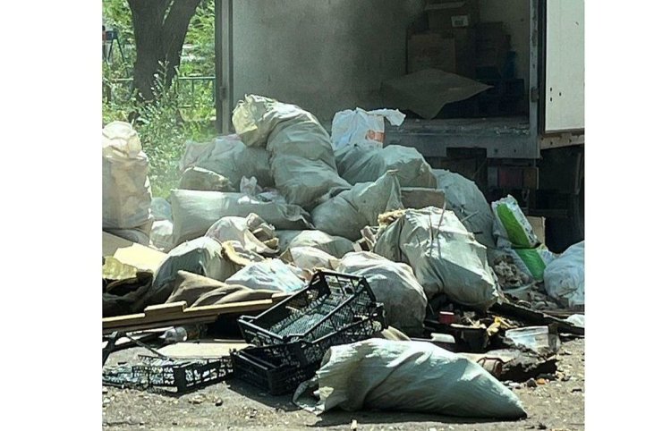 Павлодарда көшеге құрылыс заттарының қалдығын төккендер жазаланды (ВИДЕО)