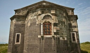 Джейсон мүйісі жас жұбайлардың сүйікті орындарының арасында көш бастайды