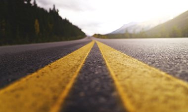 ҚазАвтоЖол жұмысына салғырт қараған мердігерлермен келісімшартты жойды