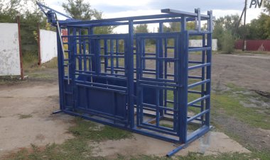 В Павлодаре фермер наладил выпуск фиксаторов для коров