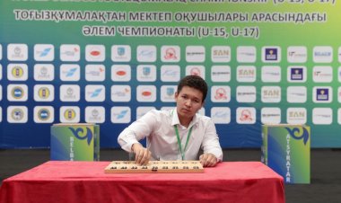 Жаттықтырушысы – анасы: Ақсулық оқушы тоғызқұмалақтан әлем чемпионы атанды