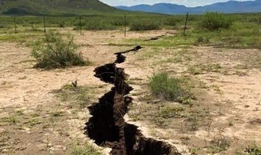 Гигантские трещины раскололи землю в США