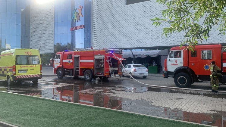 Пожар ликвидировали в торговом центре Экибастуза