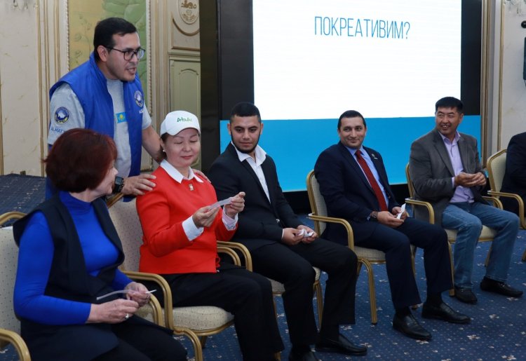 Павлодарским общественникам предложили больше шутить