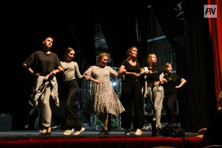 «Любовь и голуби» откроют сезон в павлодарском театре Чехова