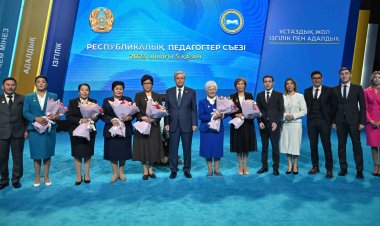 Баянауыл ауданының мұғалімі «Қазақстанның еңбек сіңірген ұстазы»  атанды
