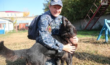 Журналист в погонах: кинологический щит