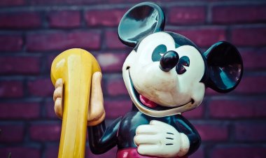 К юбилею «Disney» создали микроскопического персонажа