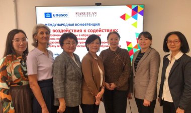 Профессор из Гонконга проконсультировала павлодарских педагогов