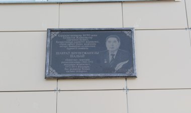 Баянауылда Қазақстанның құрметті журналисіне мемориалдық тақта орнатылды