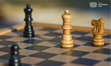 Гроссмейстер провел в павлодарской колонии сеанс одновременной игры