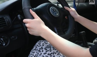 Таныстарым бар: Екібастұз тұрғыны жүргізуші куәлігін сатып алуды ұсынды деген күдікке ілінді